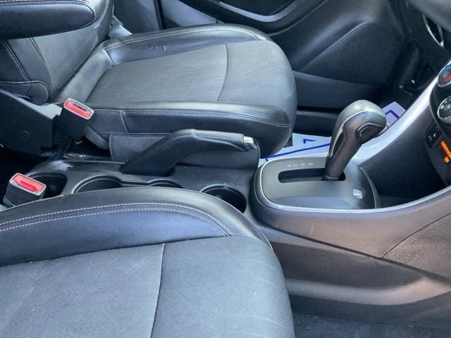 Used 2019 Chevrolet Trax LT w/ LT Convenience Package FWD image 17