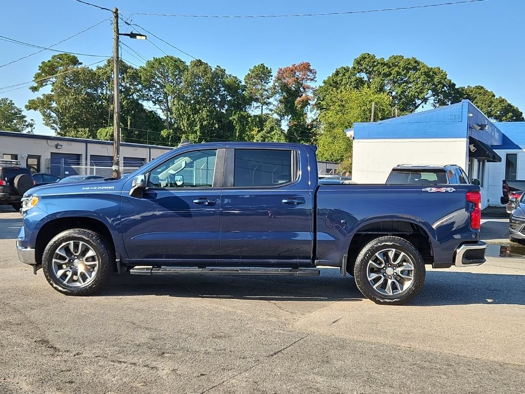 Used 2023 Chevrolet Silverado 1500 LT AWD/4WD image 4