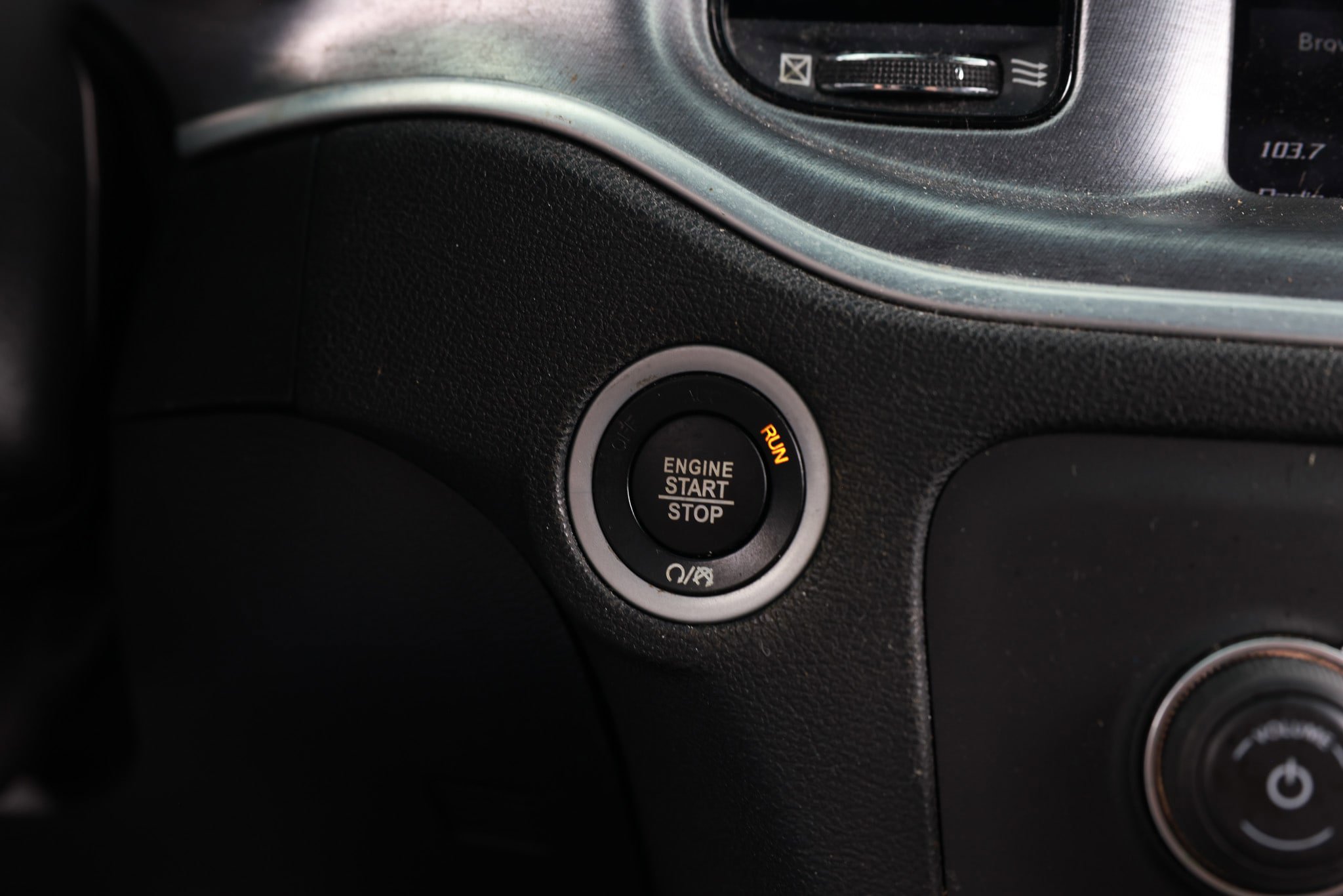 Used 2018 Dodge Charger R/T RWD image 35