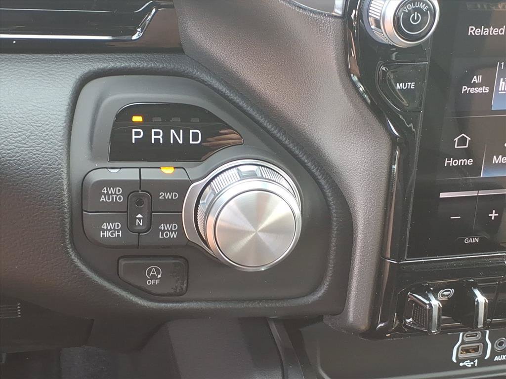 New 2026 RAM 1500 Laramie AWD/4WD image 32