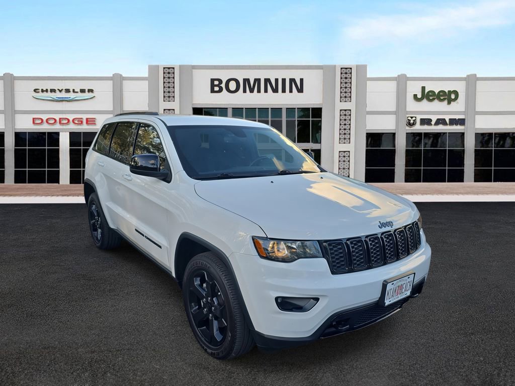 Used 2019 Jeep Grand Cherokee Laredo image 2