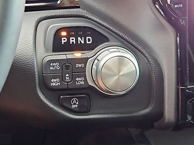 Used 2025 RAM 1500 Laramie AWD/4WD image 8