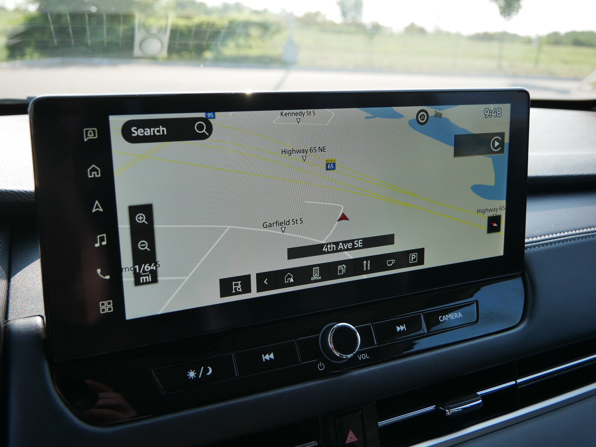 Used 2025 Mitsubishi Outlander SE AWD/4WD image 32