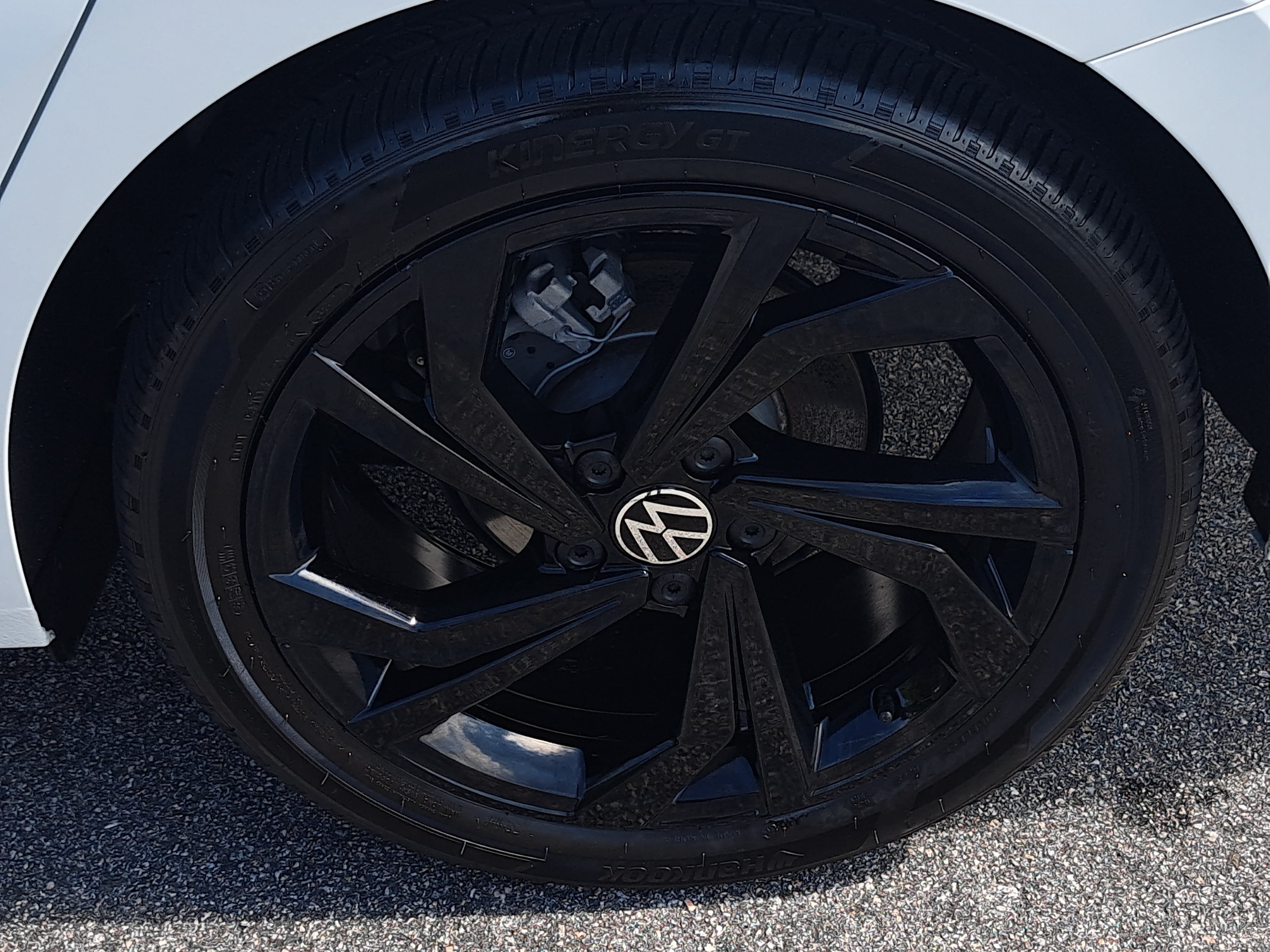 Certified 2025 Volkswagen Jetta SE w/ Black Wheel Package FWD image 30