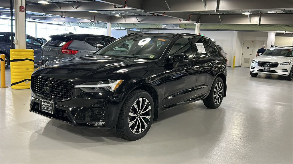 Used 2024 Volvo XC60 B5 Plus w/ Protection Package Premier AWD/4WD image 3