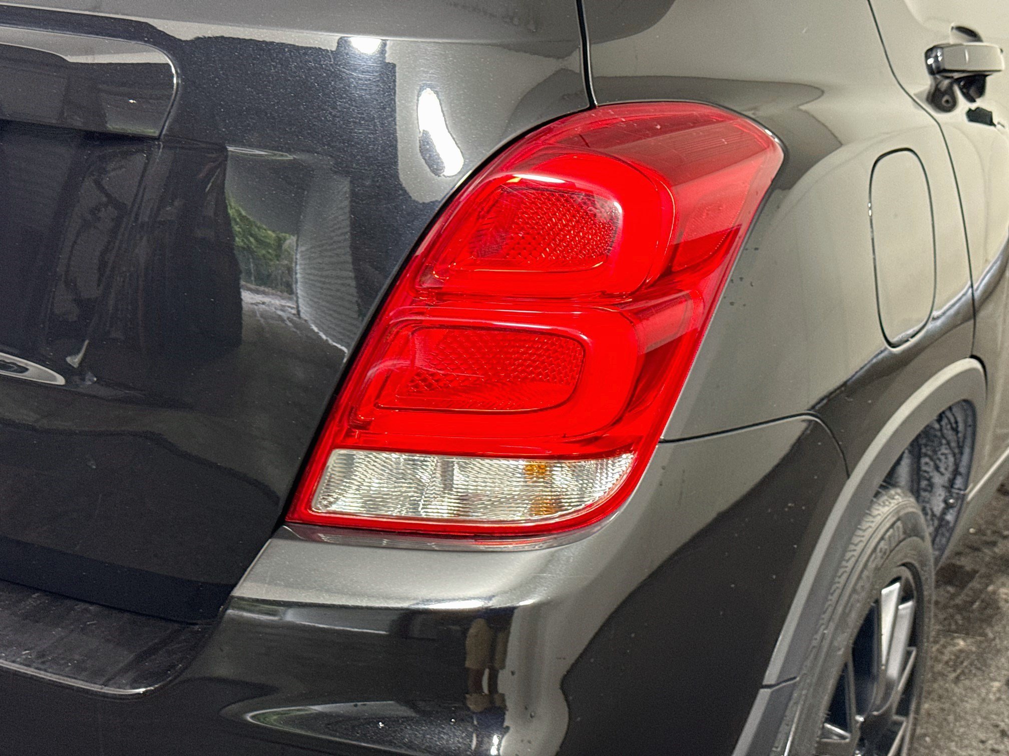 Used 2022 Chevrolet Trax LT w/ Midnight Edition AWD/4WD image 34