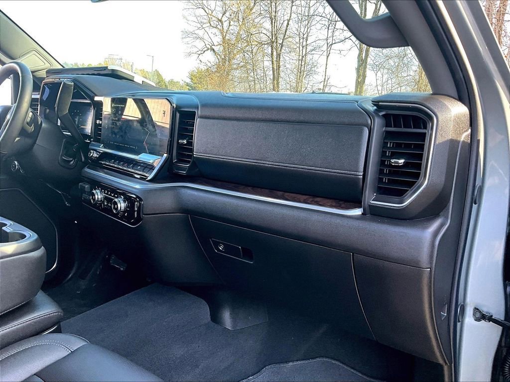 Used 2026 GMC Sierra 1500 SLT AWD/4WD image 13