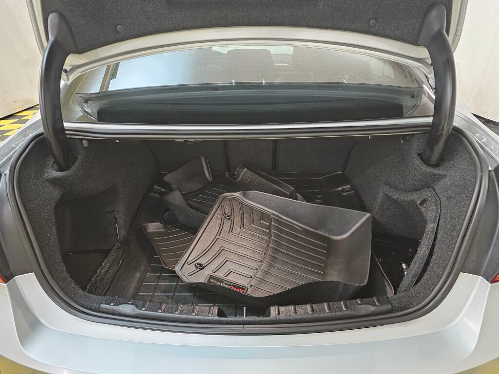 Used 2018 BMW 330i Sedan image 14