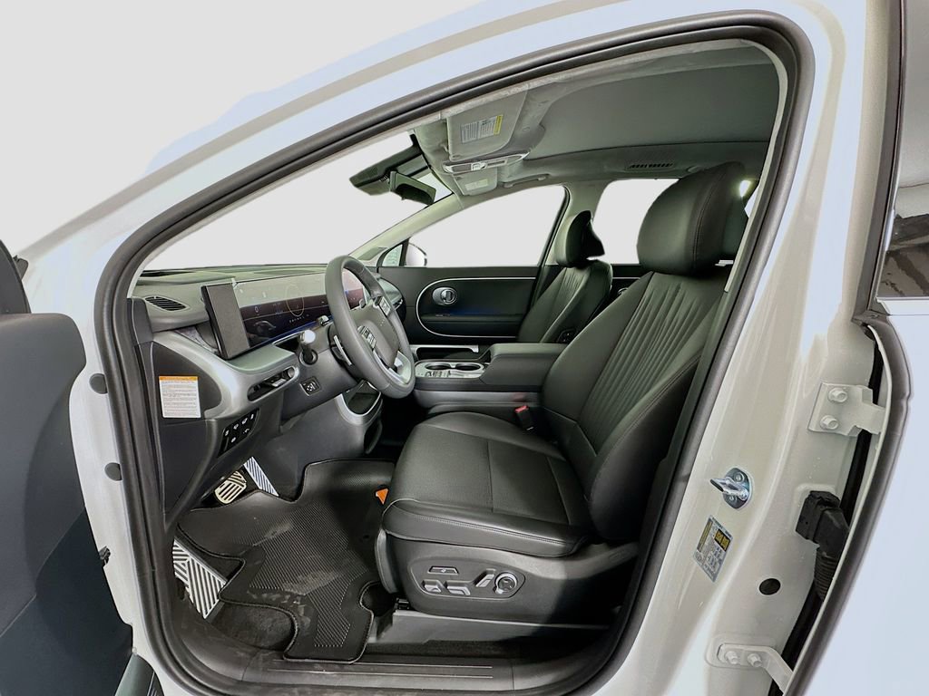 New 2026 Hyundai Ioniq 9 Calligraphy image 16