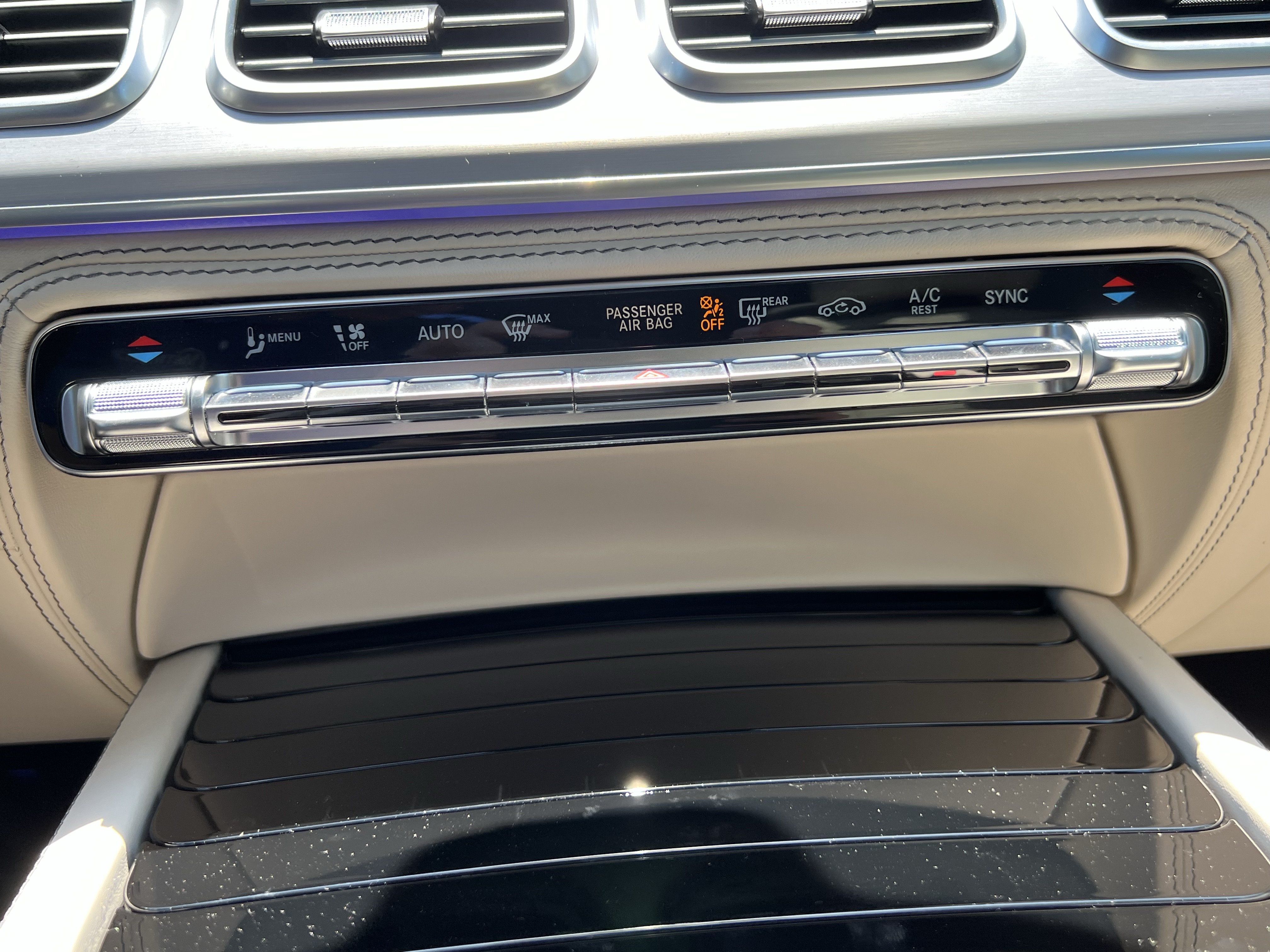 New 2026 Mercedes-Benz GLS 63 AMG 4MATIC image 32