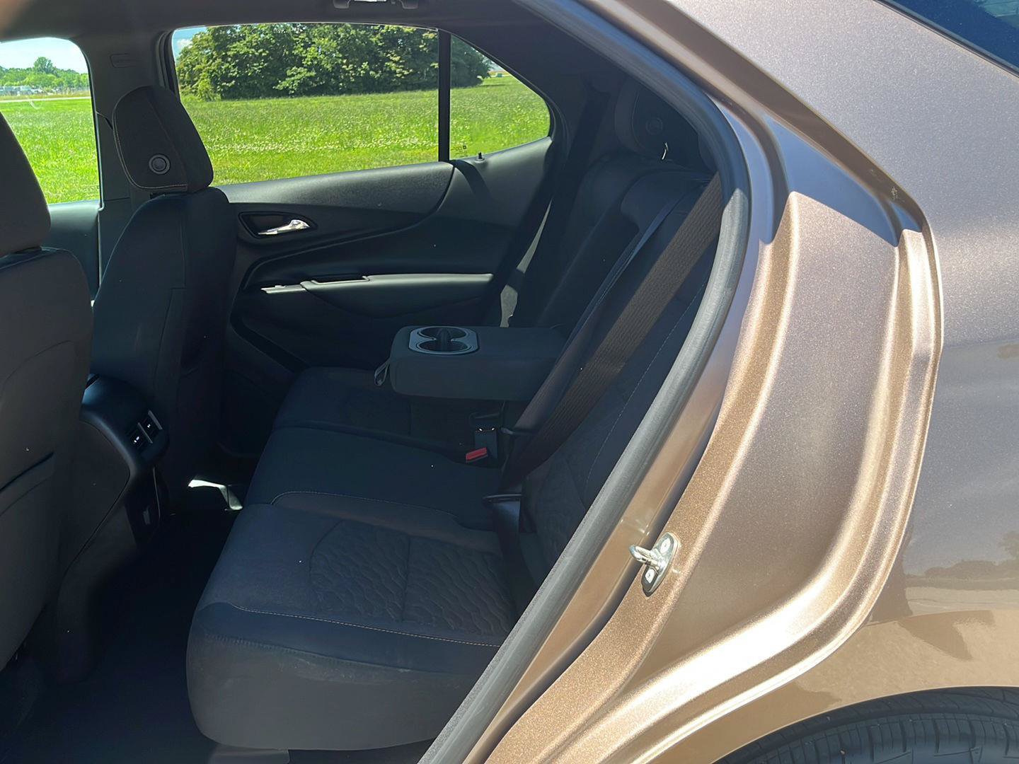 Used 2018 Chevrolet Equinox LT FWD image 26