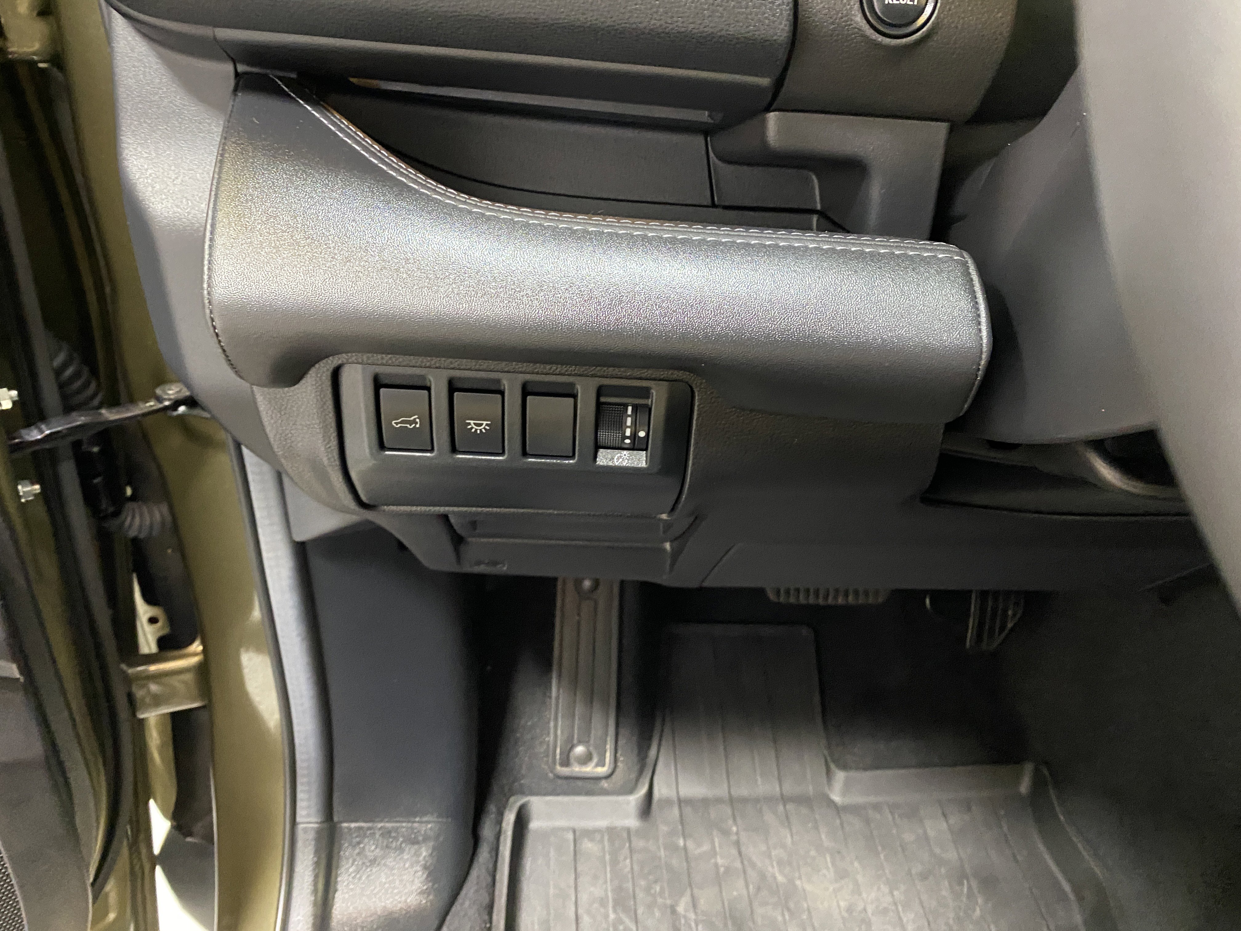 Used 2024 Subaru Ascent Touring w/ Popular Package #2 image 37