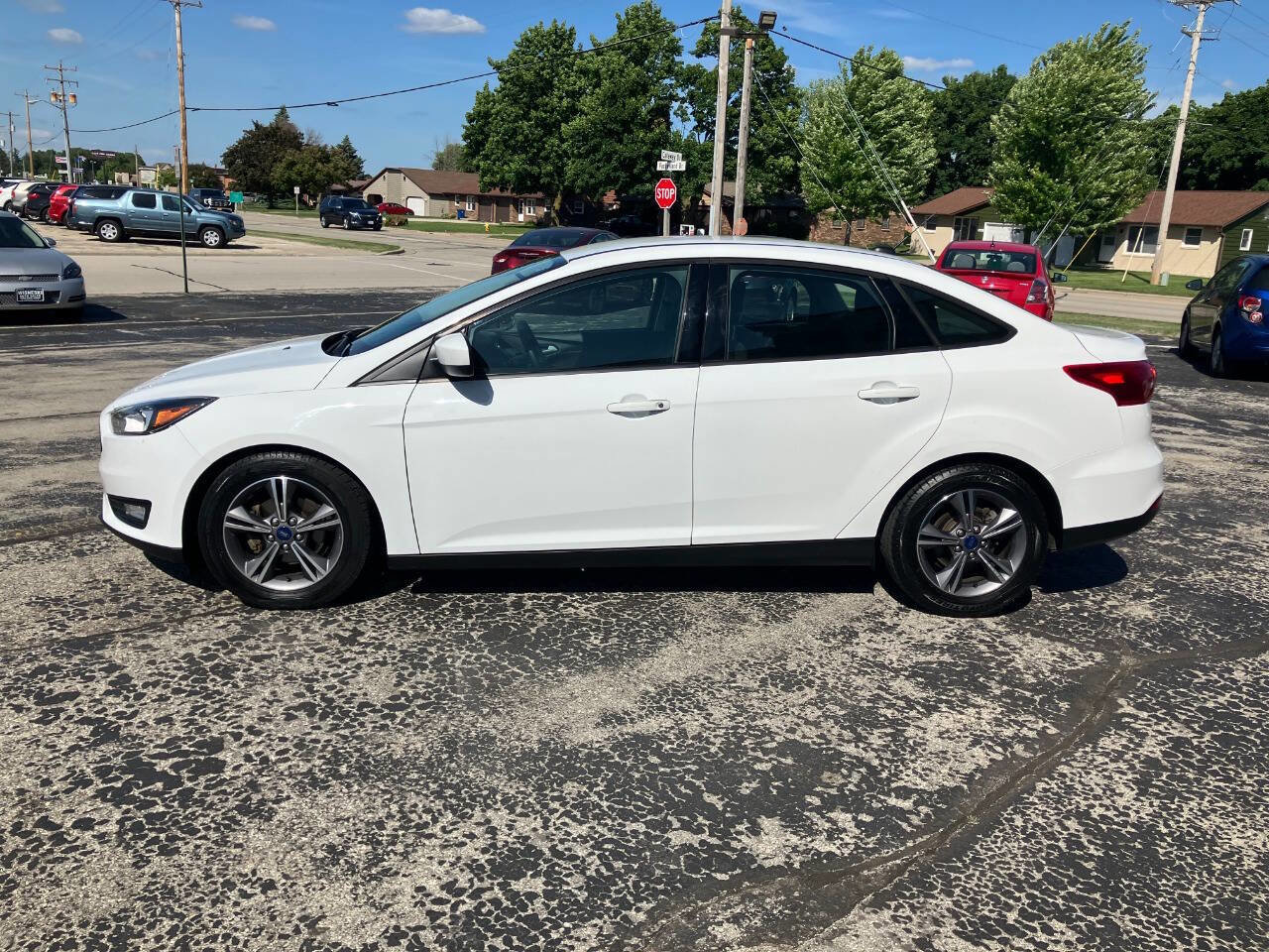 Used 2018 Ford Focus SE w/ SE Appearance Package image 6