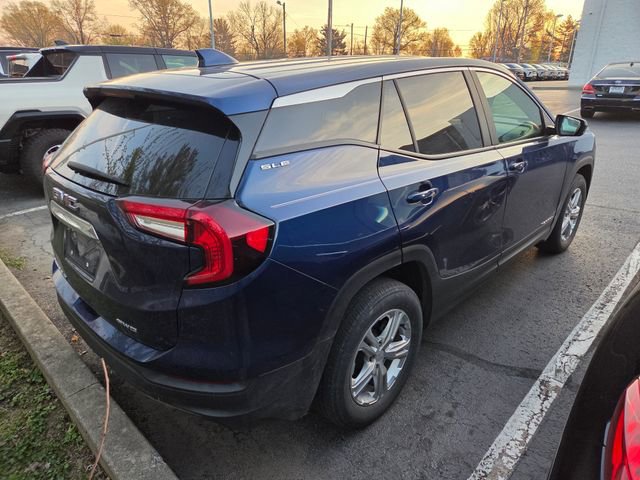 Used 2022 GMC Terrain SLE image 5