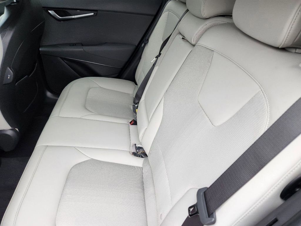 New 2025 Kia Niro EX Touring image 11