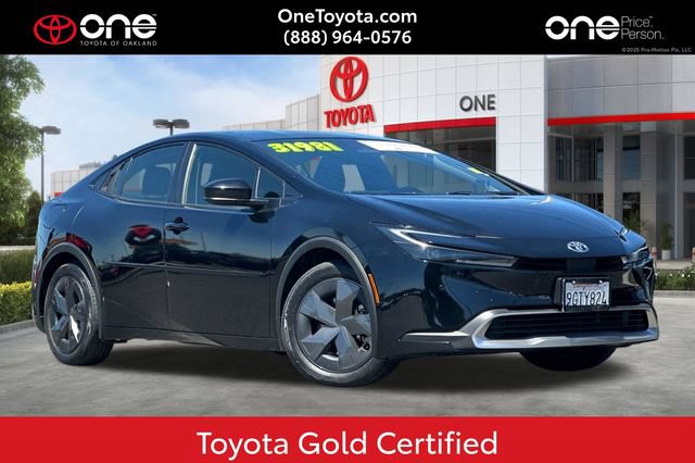Used 2023 Toyota Prius Prime FWD image 1