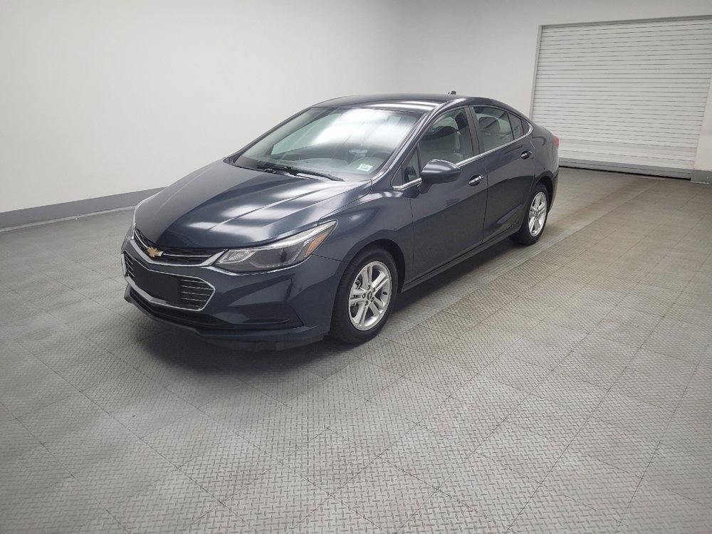 Used 2017 Chevrolet Cruze LT w/ Convenience Package FWD image 2