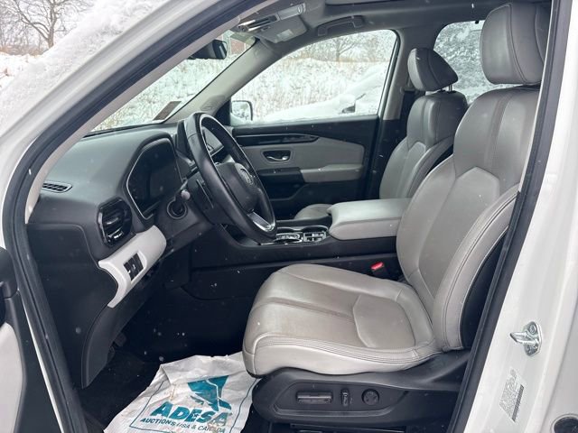 Used 2023 Honda Pilot Touring image 7