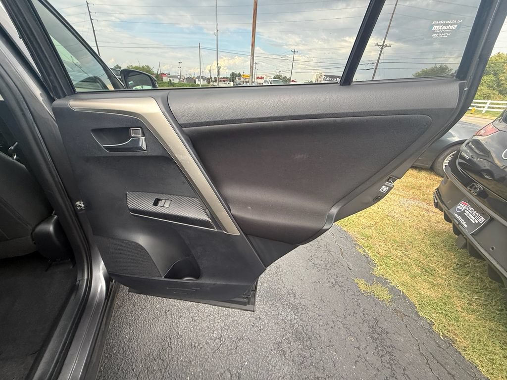 Used 2015 Toyota RAV4 XLE AWD/4WD image 20