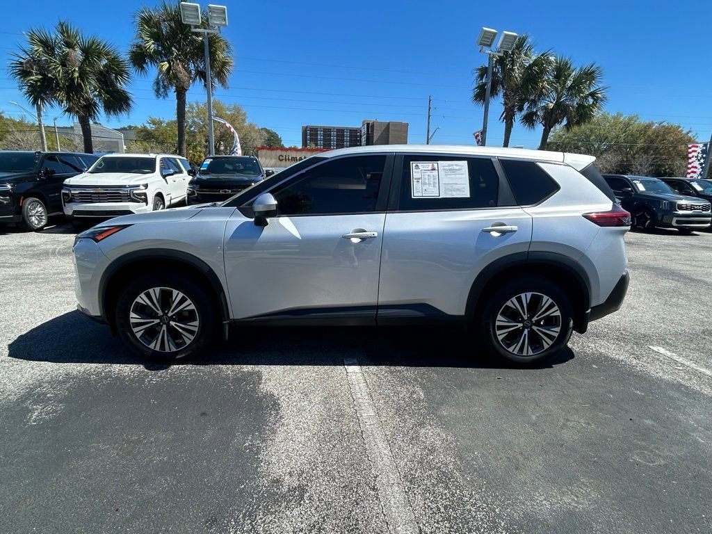 Used 2023 Nissan Rogue SV image 4