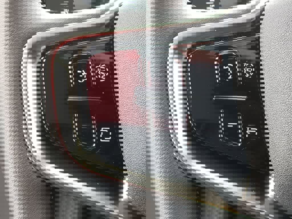 Certified 2025 Volvo EX30 Plus w/ Protection Package Premier image 22