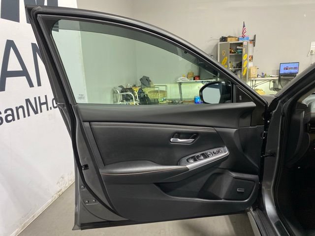 Certified 2022 Nissan Sentra SR w/ SR Premium Package FWD image 9