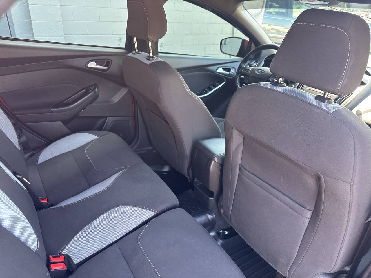Used 2018 Ford Focus ST FWD image 22