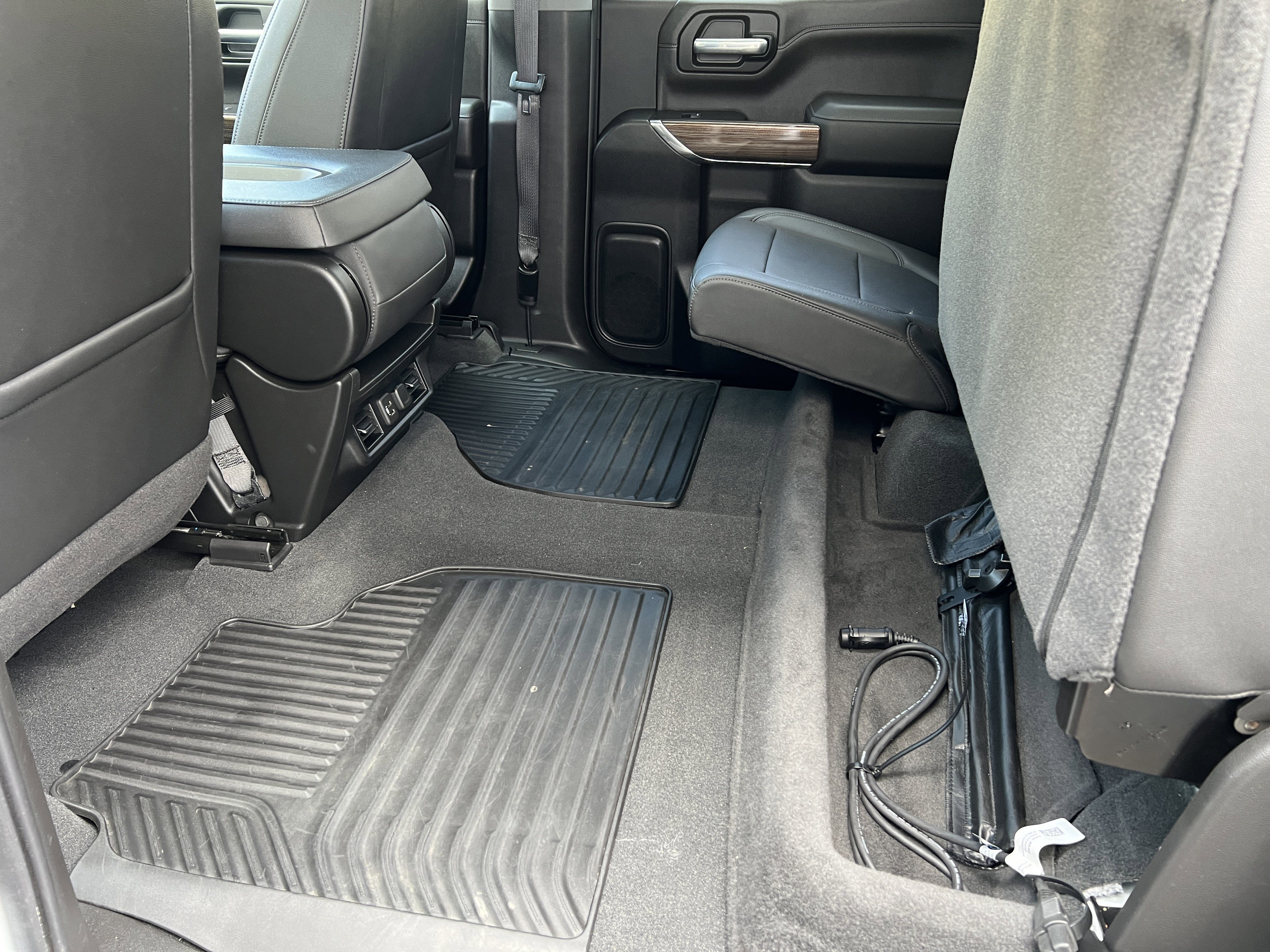 Used 2021 Chevrolet Silverado 1500 LT w/ Convenience Package II AWD/4WD image 18