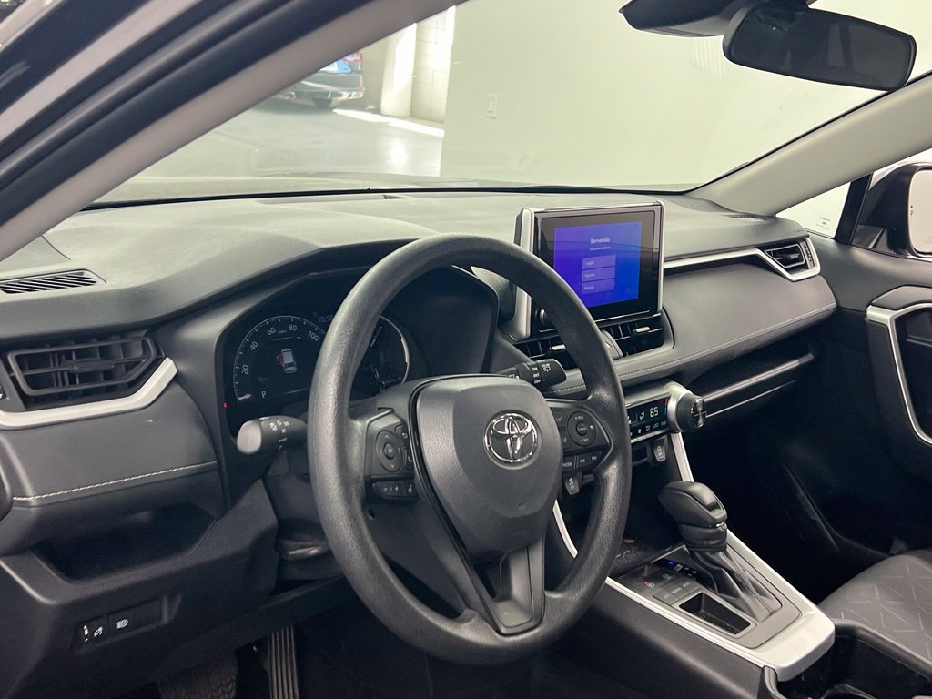 Used 2025 Toyota RAV4 XLE FWD image 8