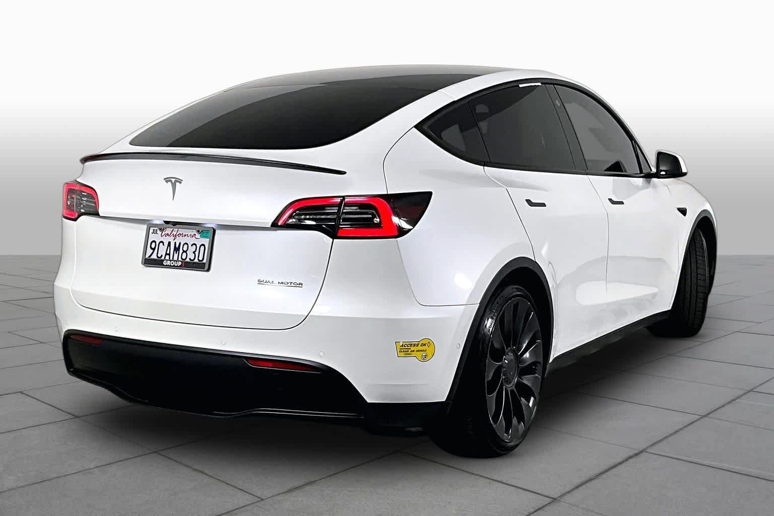 Used 2022 Tesla Model Y Performance AWD/4WD image 12