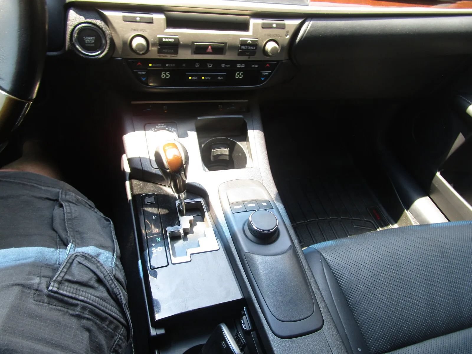 Used 2015 Lexus ES 350 w/ Premium Package FWD image 16