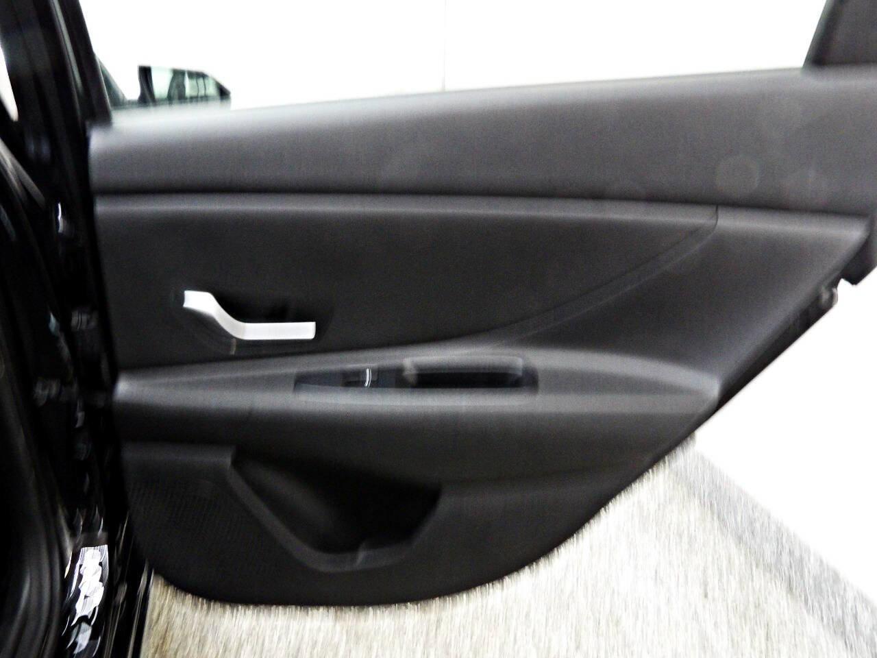 Used 2023 Hyundai Elantra SEL image 11