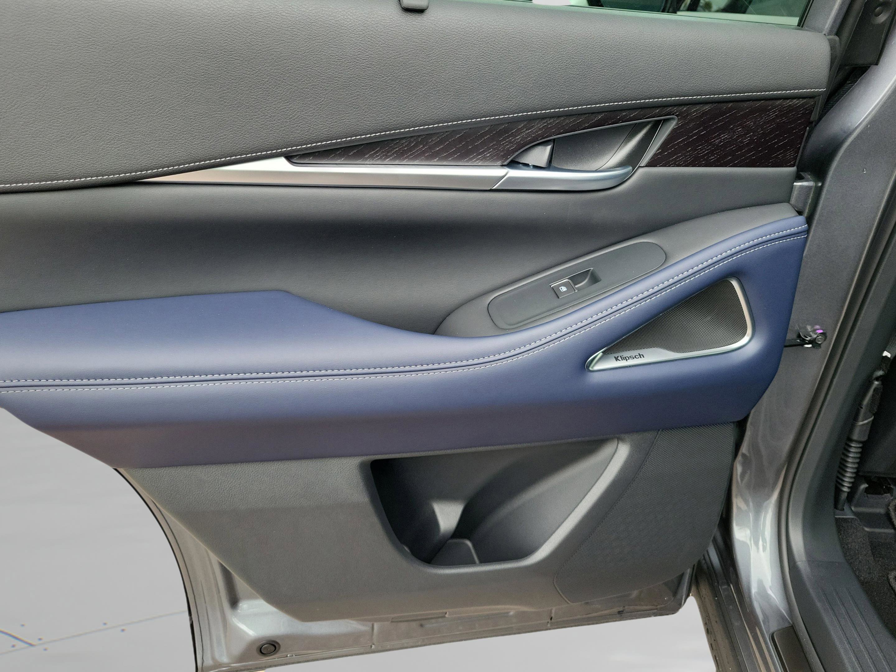 New 2026 INFINITI QX60 Sport w/ Dark Cargo Package image 8