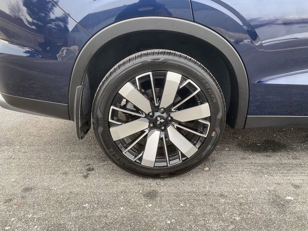 New 2026 Mitsubishi Outlander SE image 28