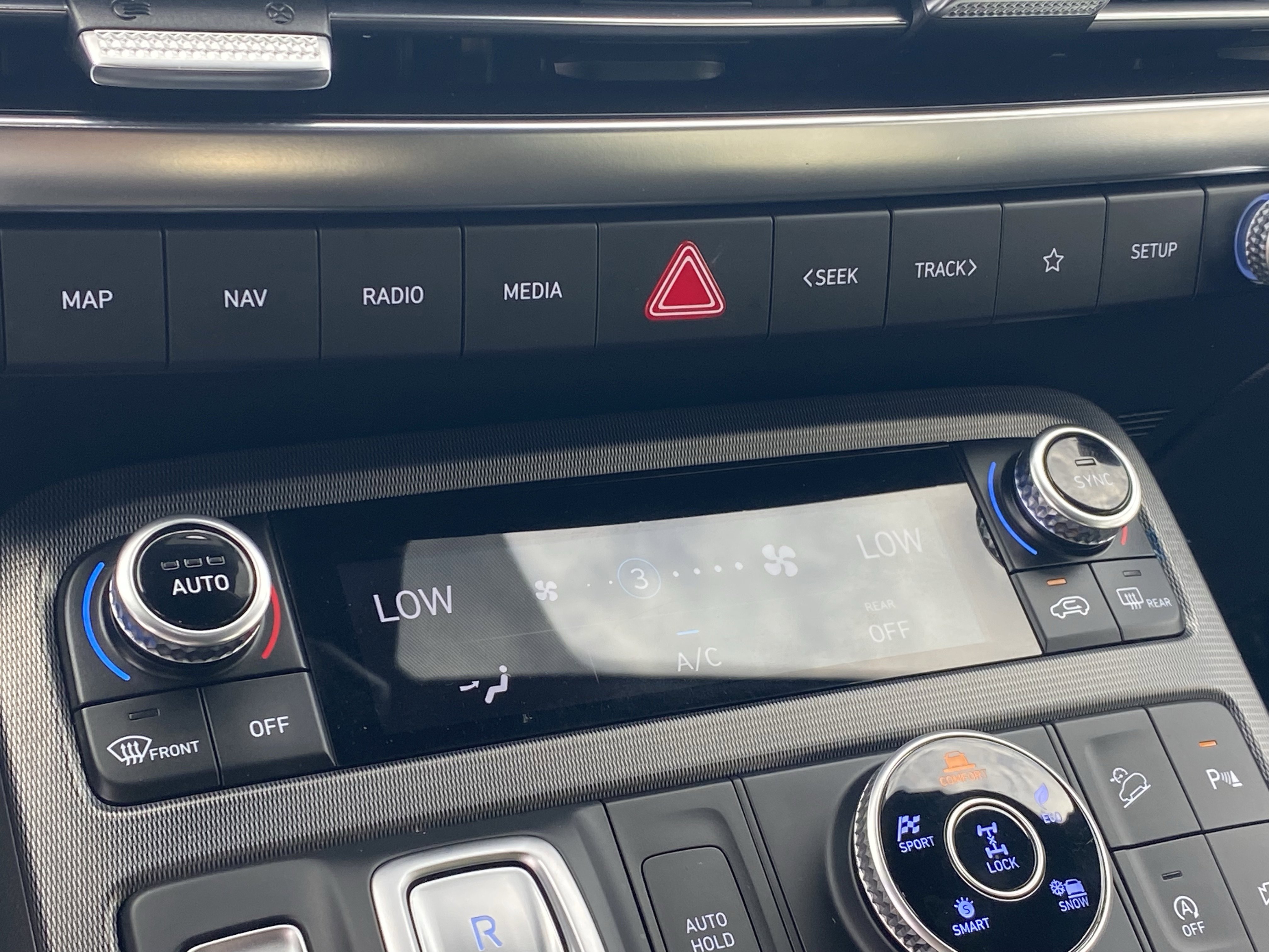 Used 2024 Hyundai Palisade Calligraphy image 23