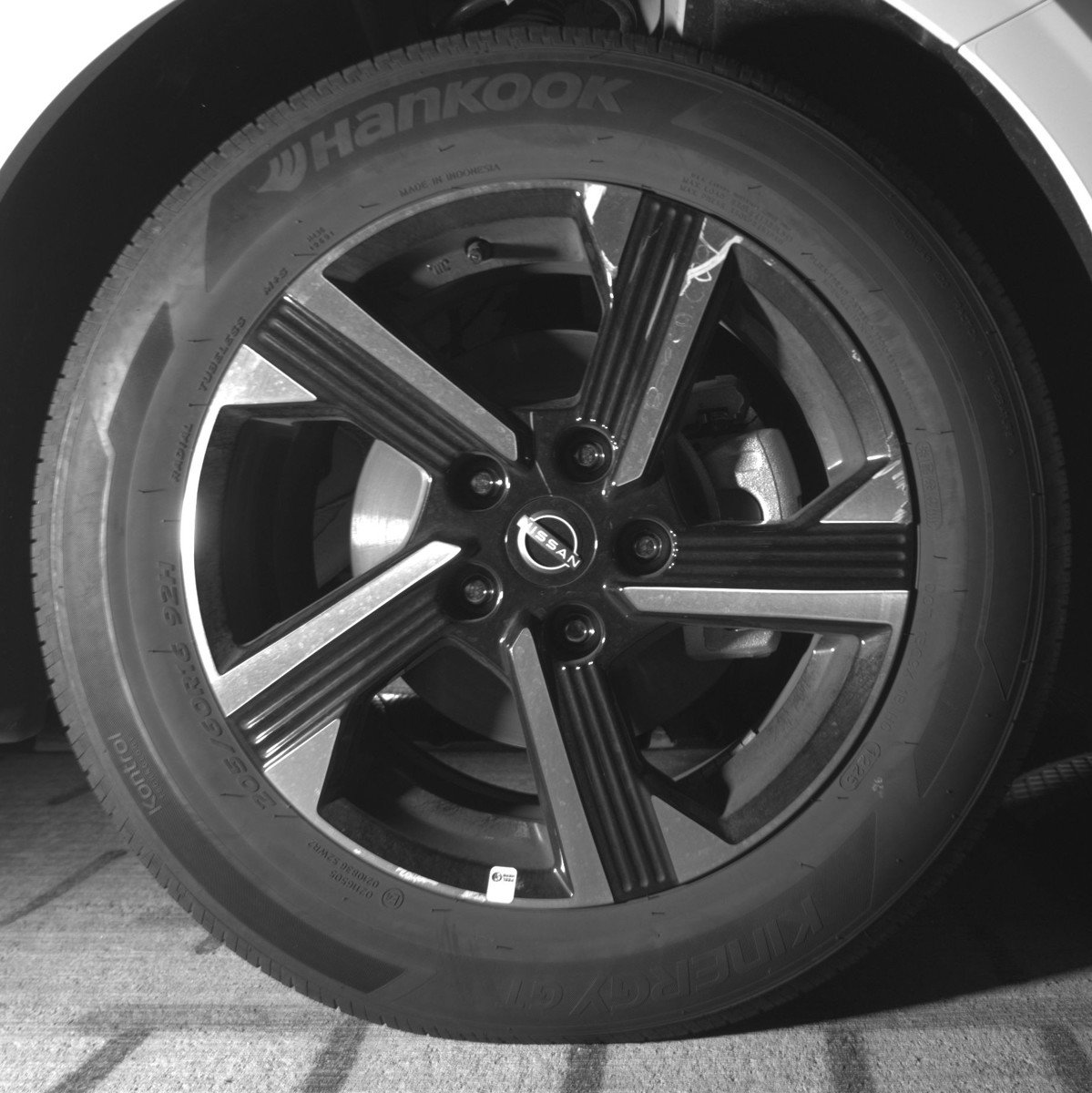 Used 2025 Nissan Sentra SV image 13