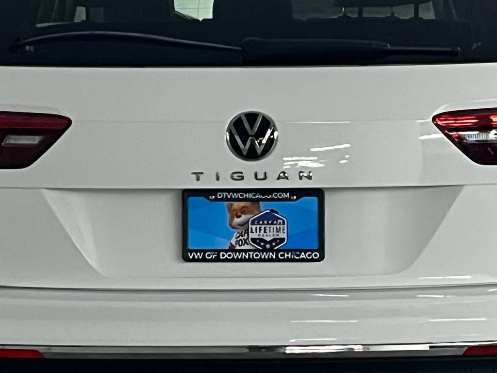Used 2022 Volkswagen Tiguan SE w/ Panoramic Sunroof Package image 35