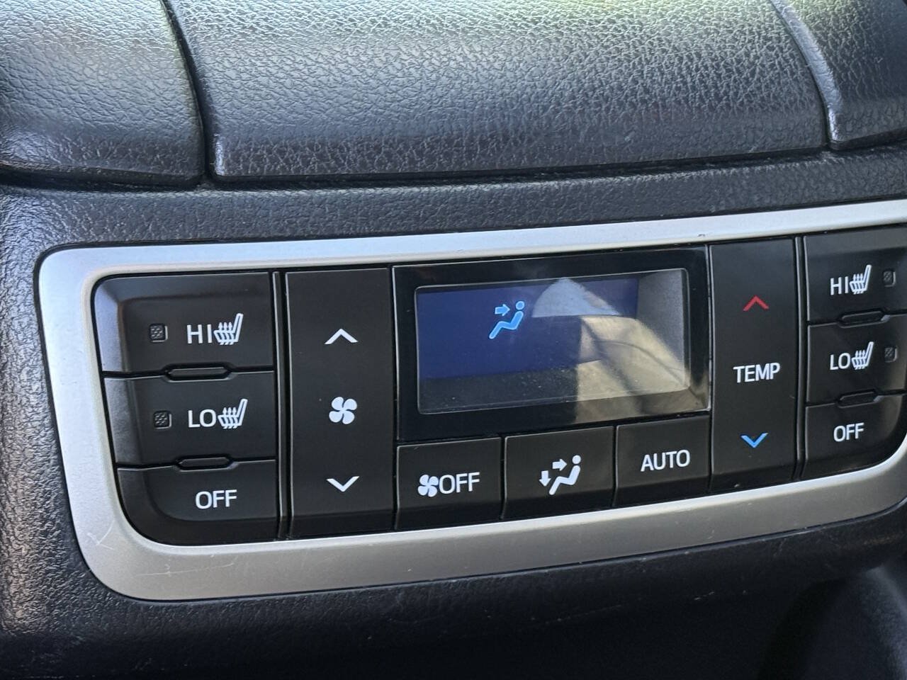 Used 2017 Toyota Highlander Limited Platinum AWD/4WD image 18