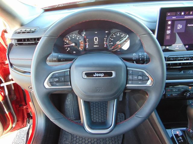 Used 2025 Jeep Compass Trailhawk AWD/4WD image 16
