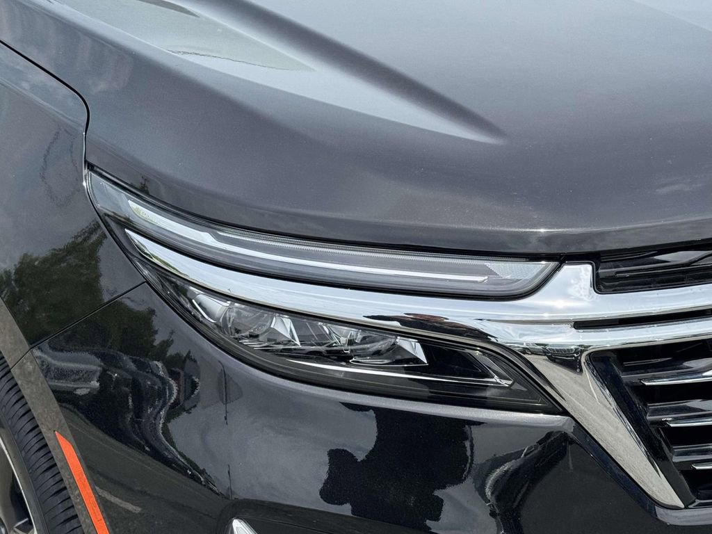 Used 2023 Chevrolet Equinox Premier AWD/4WD image 12