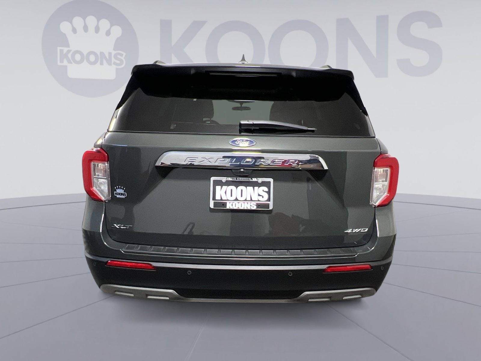 Used 2022 Ford Explorer XLT w/ Equipment Group 202A image 5