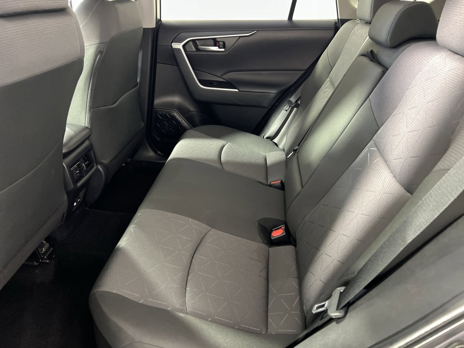 Used 2025 Toyota RAV4 XLE image 25