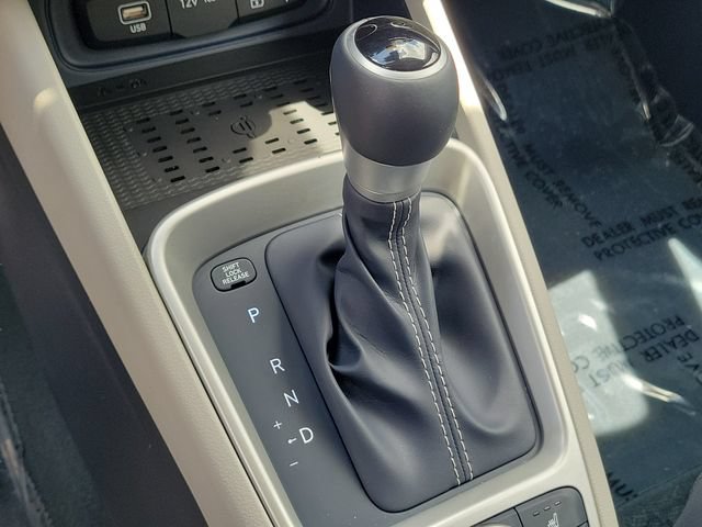Used 2023 Hyundai Venue Limited FWD image 37