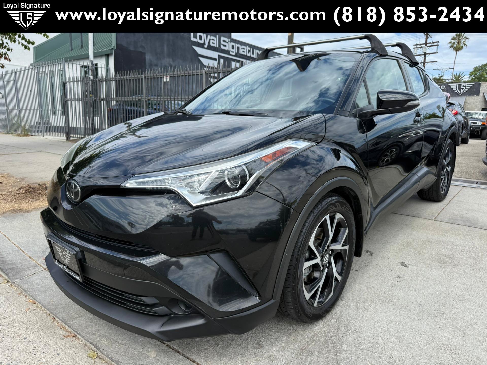 Used 2018 Toyota C-HR XLE FWD image 3