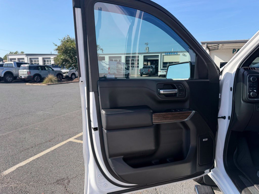 Used 2019 Chevrolet Silverado 1500 High Country w/ High Country Premium Package AWD/4WD image 13