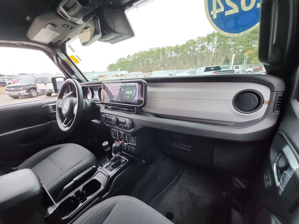 Used 2024 Jeep Gladiator Willys image 32