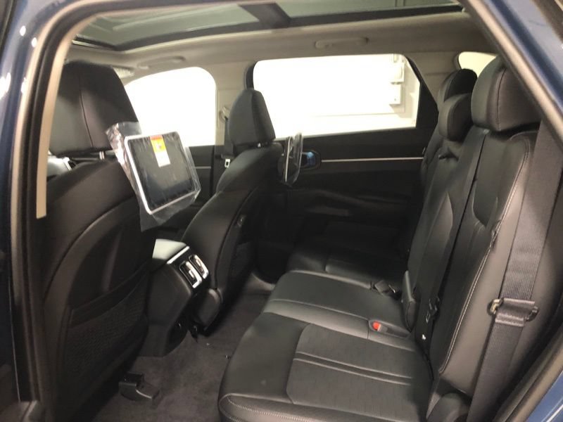New 2026 Kia Sorento S w/ S Panoramic Sunroof Package FWD image 17