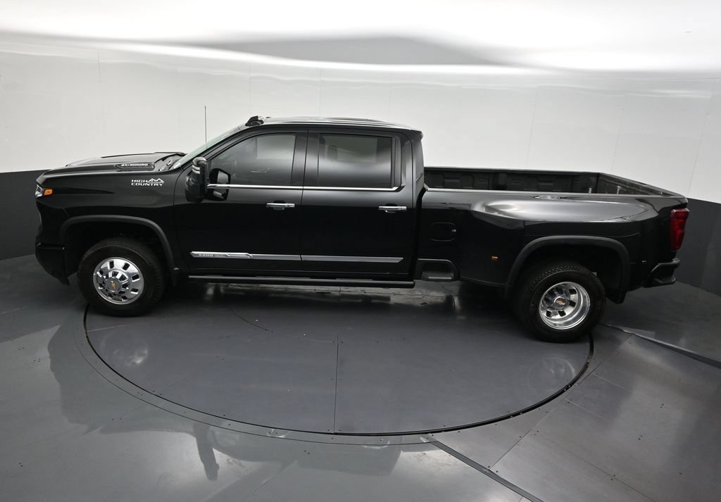 Used 2026 Chevrolet Silverado 3500 High Country w/ High Country Premium Package AWD/4WD image 18