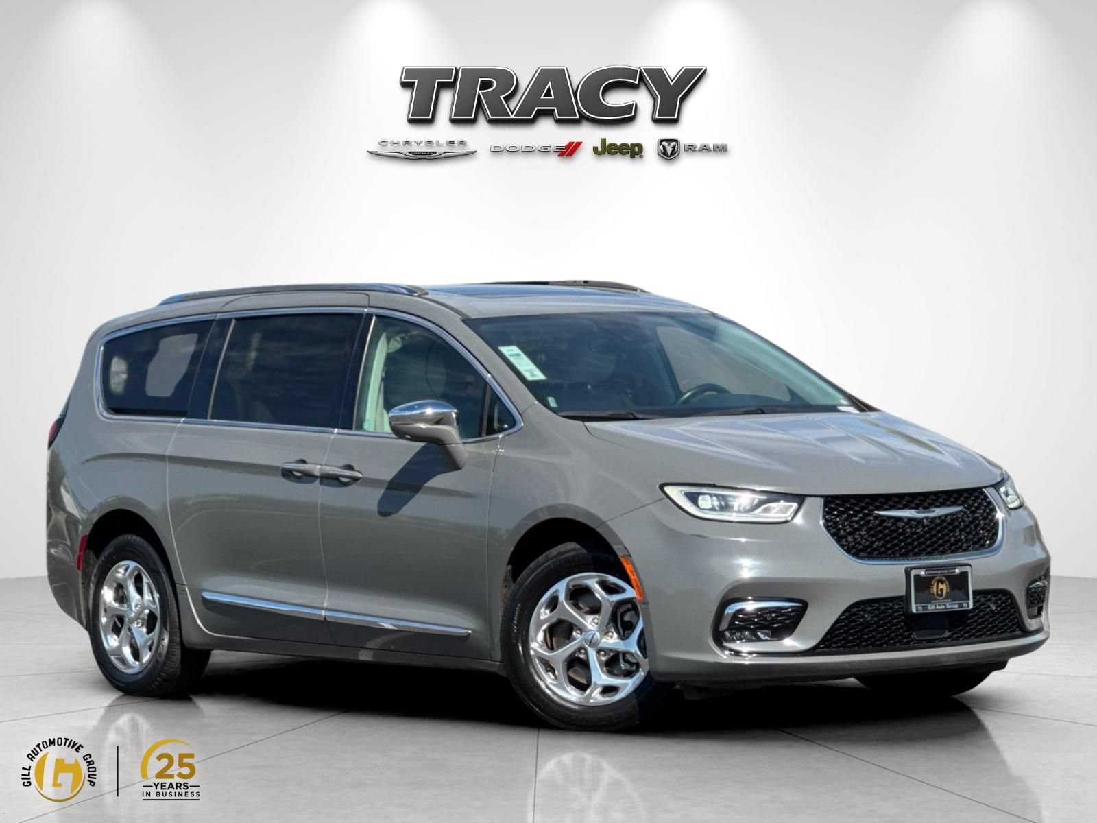 Used 2021 Chrysler Pacifica Limited w/ Premium & Safety Sphere Group AWD/4WD image 1