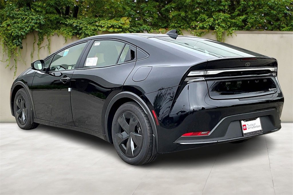 Used 2026 Toyota Prius Plug-In Hybrid image 3